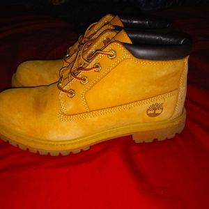 Woman's Timberland boots size 8m